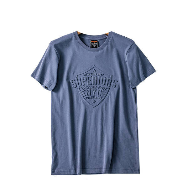 Meeste T-särk kirjaga ja lühikeste varrukatega