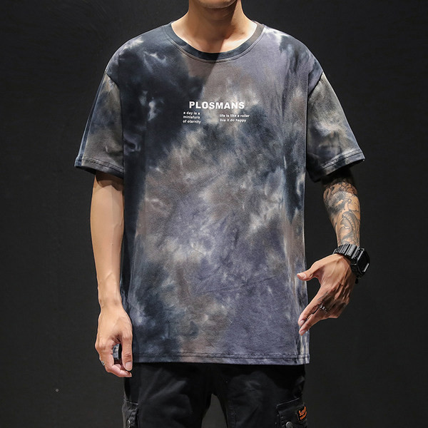 Muška majica s preljevnim bojama i natpisom