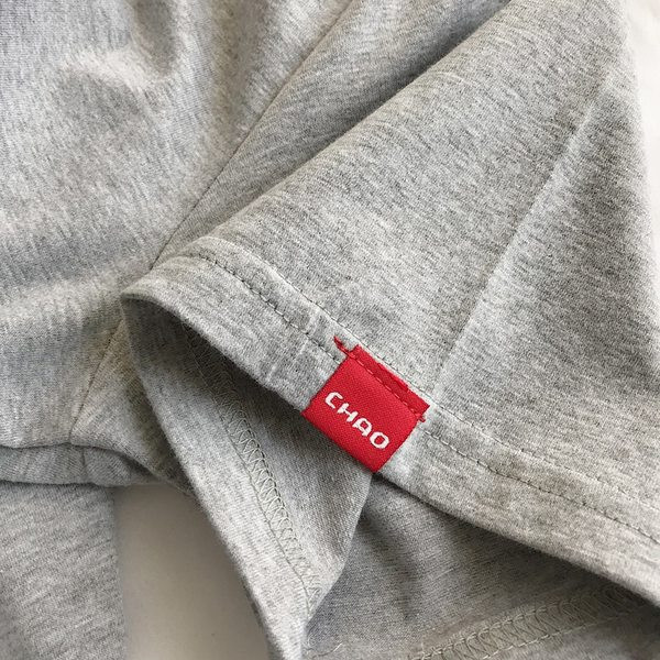 Tasuta mudel 3/4 varrukatega ja pealdisega meeste T-särk