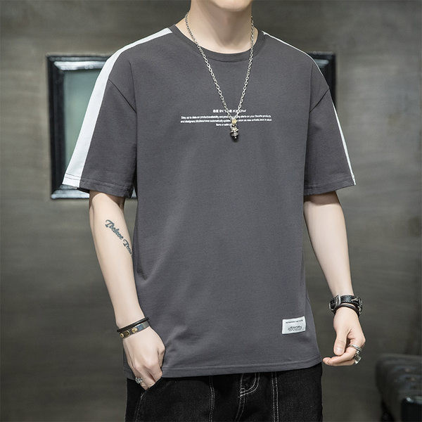 Ümara kaelusega ja lühikeste varrukatega vabaaja meeste T-särk – lai mudel