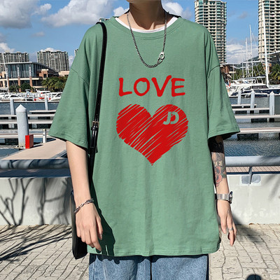 Laia mudeli suvine t-särk kirjadega