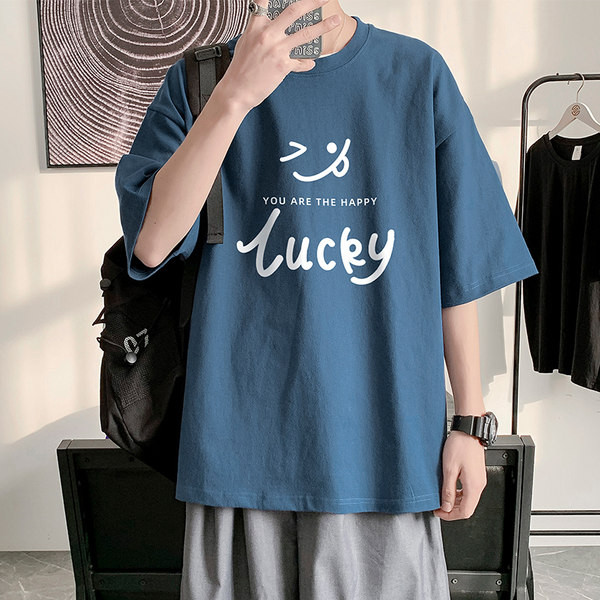 Laia mudeli suvine t-särk kirjadega