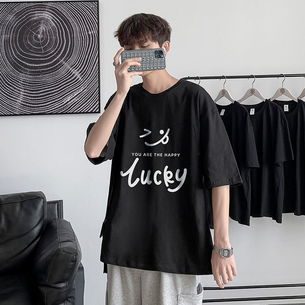 Laia mudeli suvine t-särk kirjadega