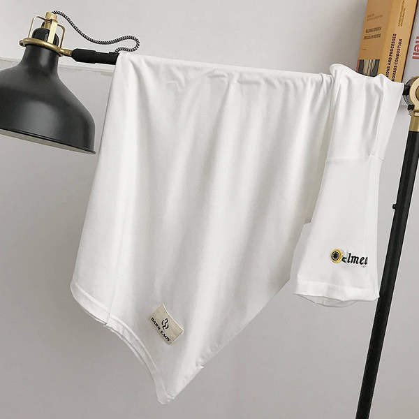 Мъжка тениска емблема и надпис -овално деколте 