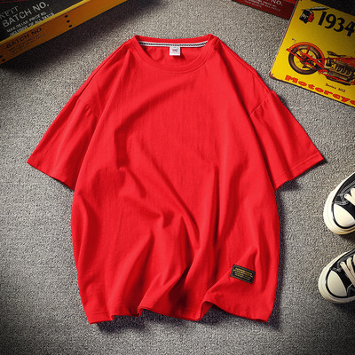 Широк модел мъжка тениска с къс ръкав и овално деколте