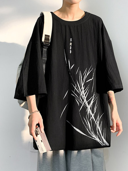 Ljetna muška majica slobodnog kroja i aplikacije