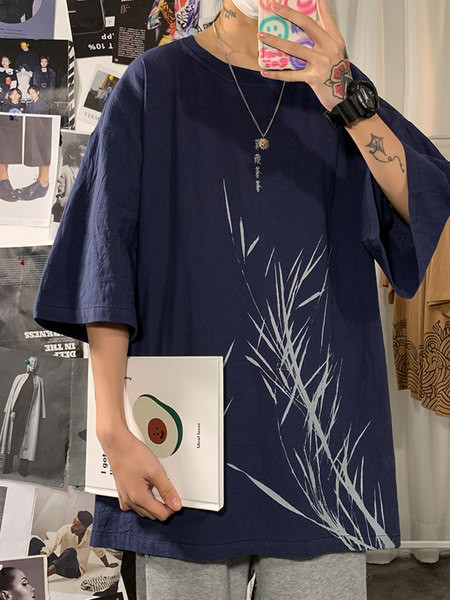 Ljetna muška majica slobodnog kroja i aplikacije