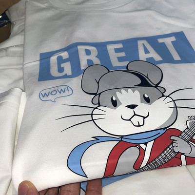 Küülikuaplikatsiooniga meeste T-särk