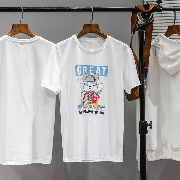 Küülikuaplikatsiooniga meeste T-särk