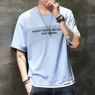 Ανδρικό μπλουζάκι με φαρδύ μοντέλο - με οβάλ λαιμόκοψη και κοντά μανίκια