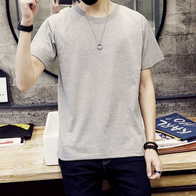 Mitmes värvitoonis lühikeste varrukatega meeste T-särk