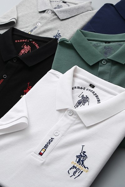 Muška majica s klasičnim ovratnikom i vezom