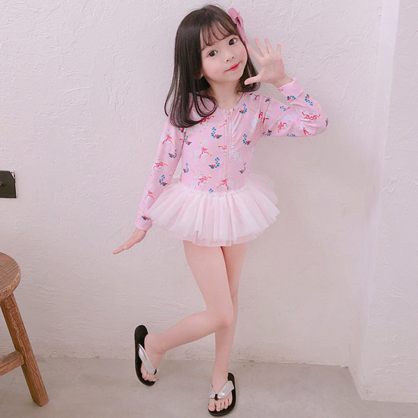 Pikkade varrukatega laste ujumistrikoo tüdrukutele