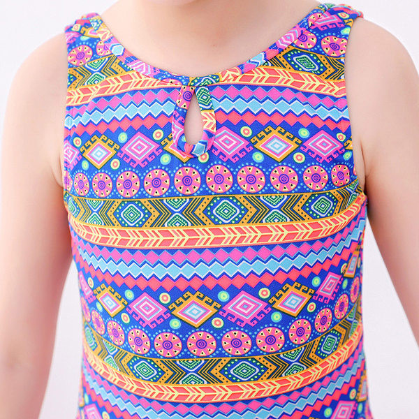 Ristirihmadega laste ujumistrikoo-tüdrukutele