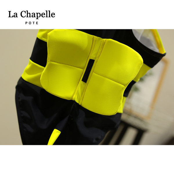 Peenikeste rihmadega triibulised terved pangad tüdrukutele