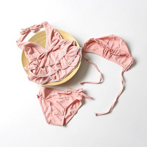 Bērnu peldkostīmi meitenēm - četri modeļi