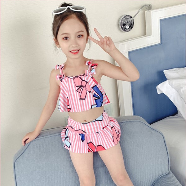 Värvilise mustriga laste ujumistrikoo