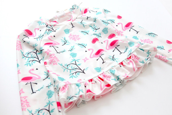 Kolmeosaline laste ujumistrikoo, mis sobib tüdrukutele