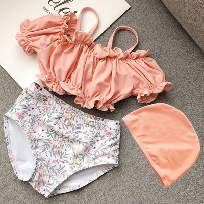 Moekas kaheosaline ujumistrikoo tüdrukutele