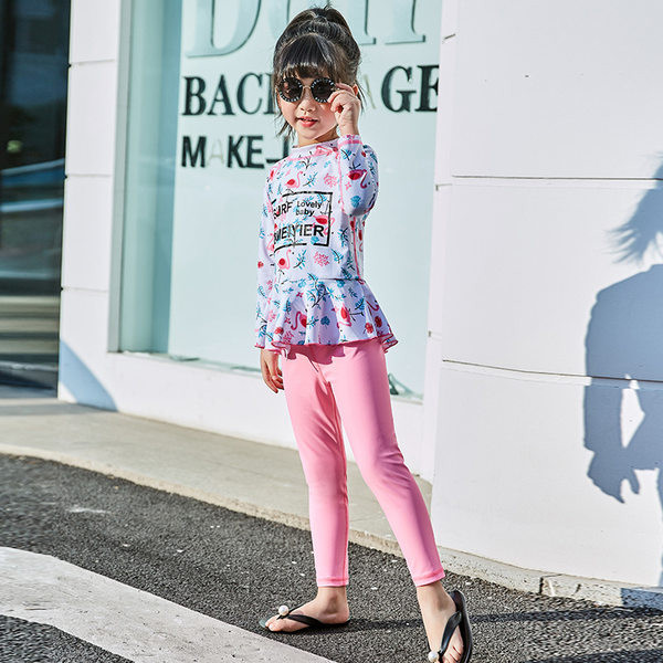 Kaheosaline päikesekaitsega ujumistrikoo tüdrukutele