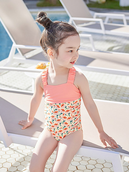 Rihmade ja lillemotiividega laste ujumistrikoo