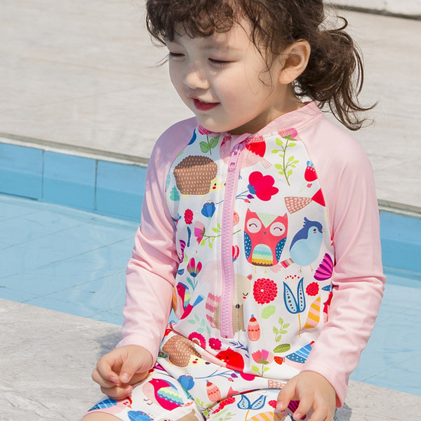 Kolmeosaline tüdrukutele sobiv laste ujumistrikoo