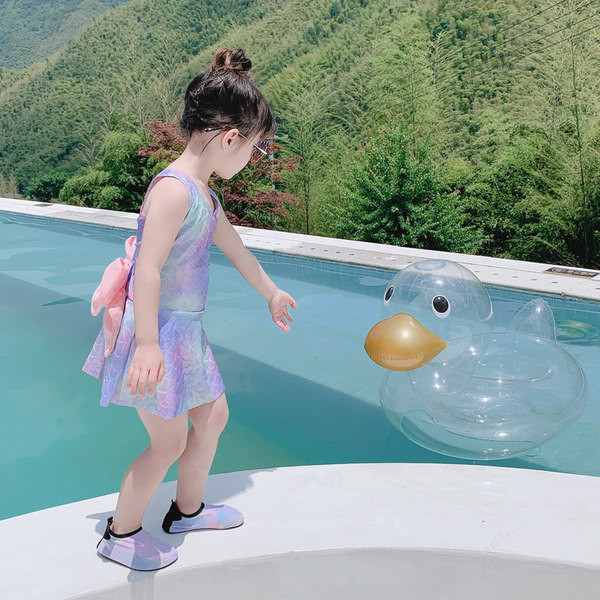 Värviline roosa paelaga laste ujumistrikoo tüdrukutele