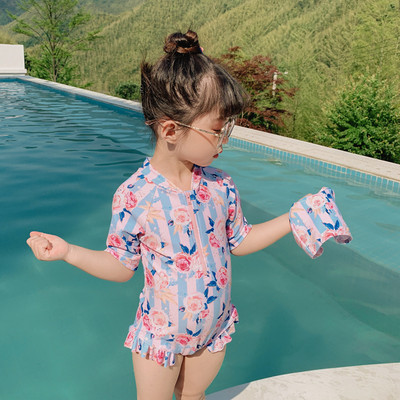 Laste ujumistrikoo 3/4 varrukatega lilledega - täismudel