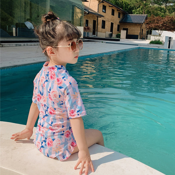 Laste ujumistrikoo 3/4 varrukatega lilledega - täismudel