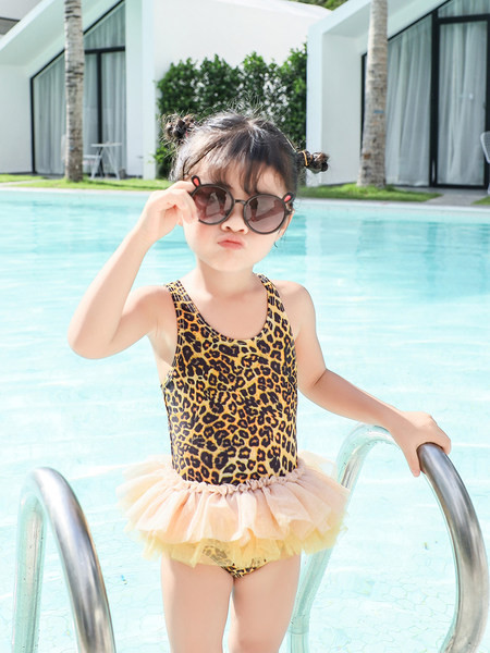 Leopardimustriga ja ristrihmadega laste täisujumistrikoo