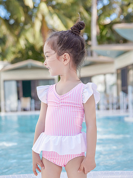 Детски цял бански с квадратно деколте и панделка 