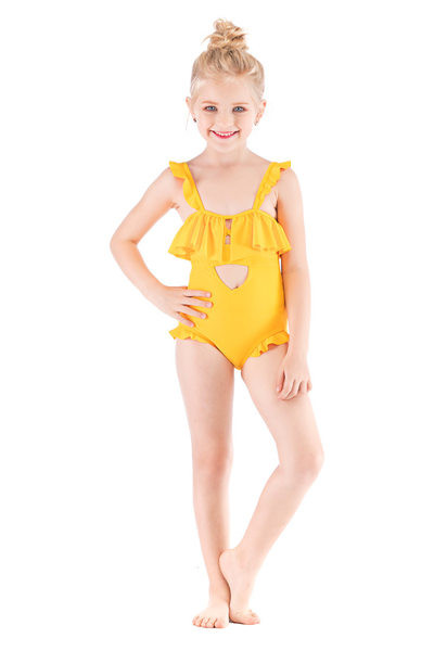 Kollaste lokkide ja õhukeste rihmadega laste ujumistrikoo