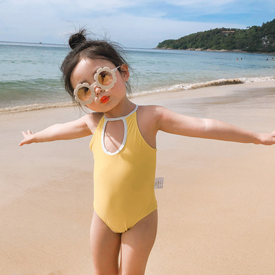 Terve ujumistrikoo palja seljaga tüdrukutele