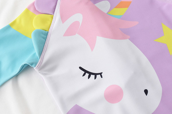 Слънцезащитен бански костюм с еднорог