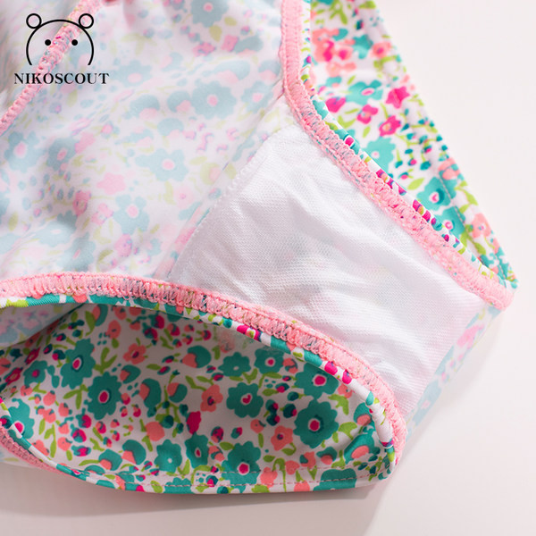 Lillemotiivide ja paelaga terve laste ujumistrikoo