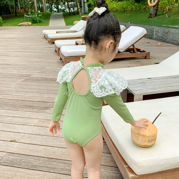 Pikkade varrukate ja pitsiga laste täisujumistrikoo