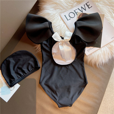 Palja selja ja paelaga täielik laste ujumistrikoo