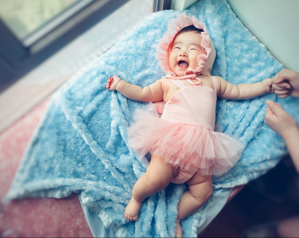 Kahes värvitoonis tülliga laste täisujumistrikoo