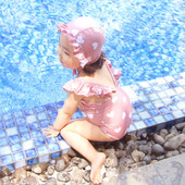 Детски цял бански костюм в розов цвят