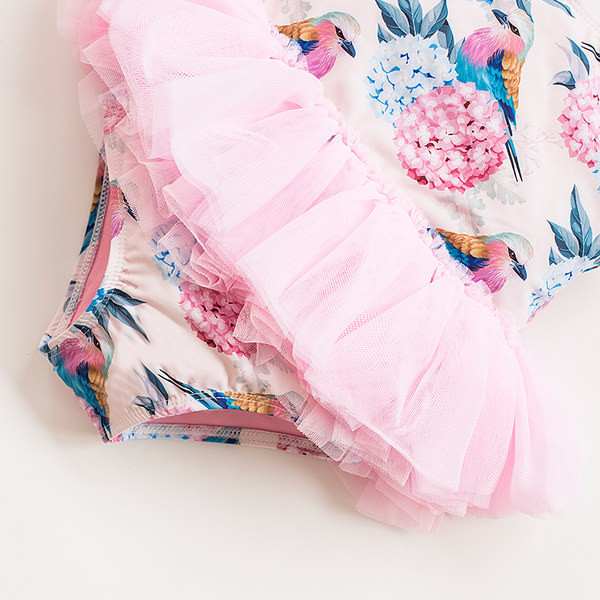 Krāsains peldkostīms ar tillu meitenēm