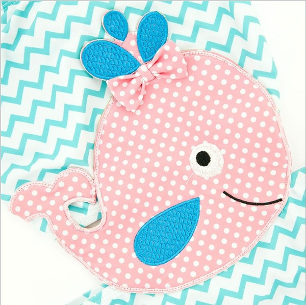 Krāsains bērnu peldkostīms ar aplikāciju