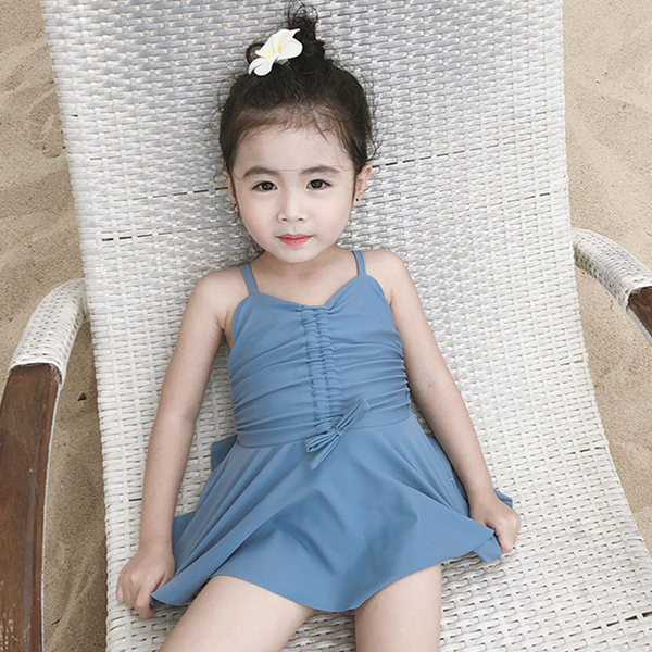 Dječji kupaći kostim s tankim naramenicama i vezicama