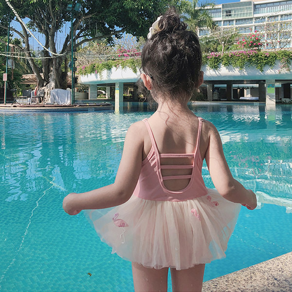 Peenikeste rihmade ja tülliga laste ujumistrikoo