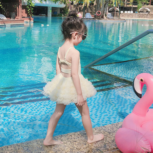 Peenikeste rihmade ja tihendiseelikuga laste ujumistrikoo