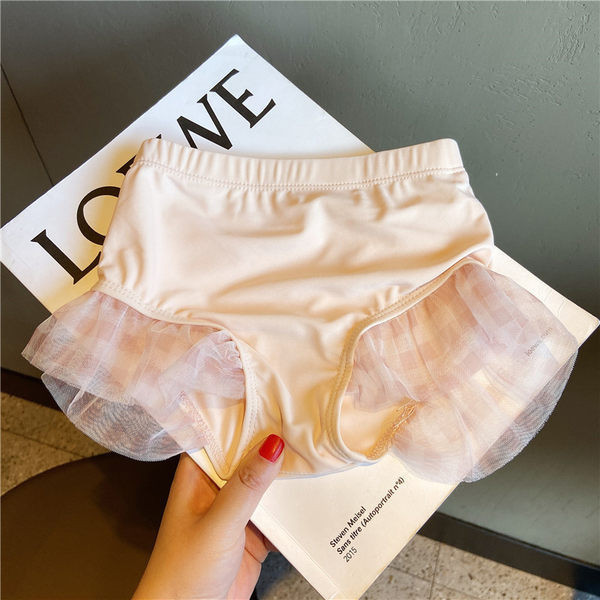 Kaheosaline õhukeste rihmade ja pitsiga ujumistrikoo tüdrukutele