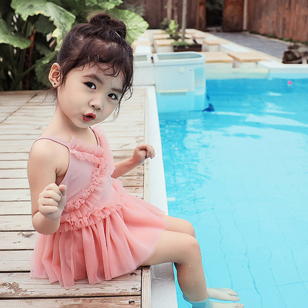 Peenikeste rihmade ja tülliga laste ujumistrikoo