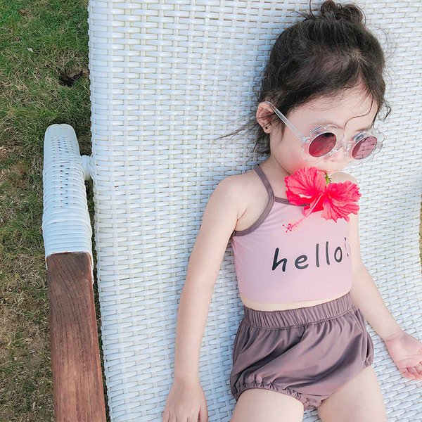 Kaheosaline ujumistrikoo tüdrukutele