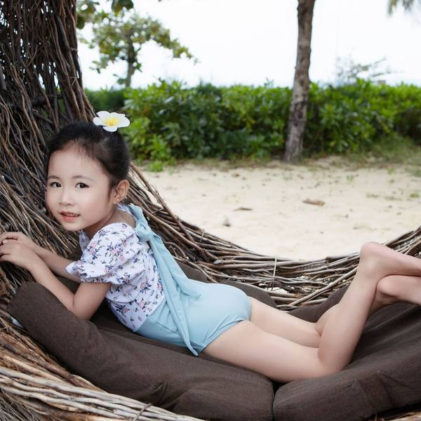 Lillemotiivide ja lipsudega täielik laste ujumistrikoo