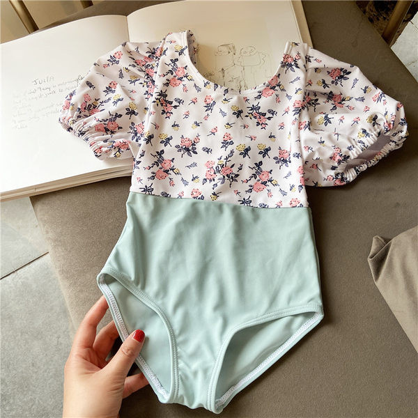 Lillemotiivide ja lipsudega täielik laste ujumistrikoo