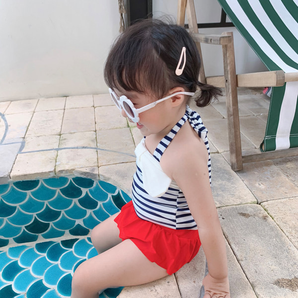 Laste kolmeosaline lipsudega ujumistrikoo